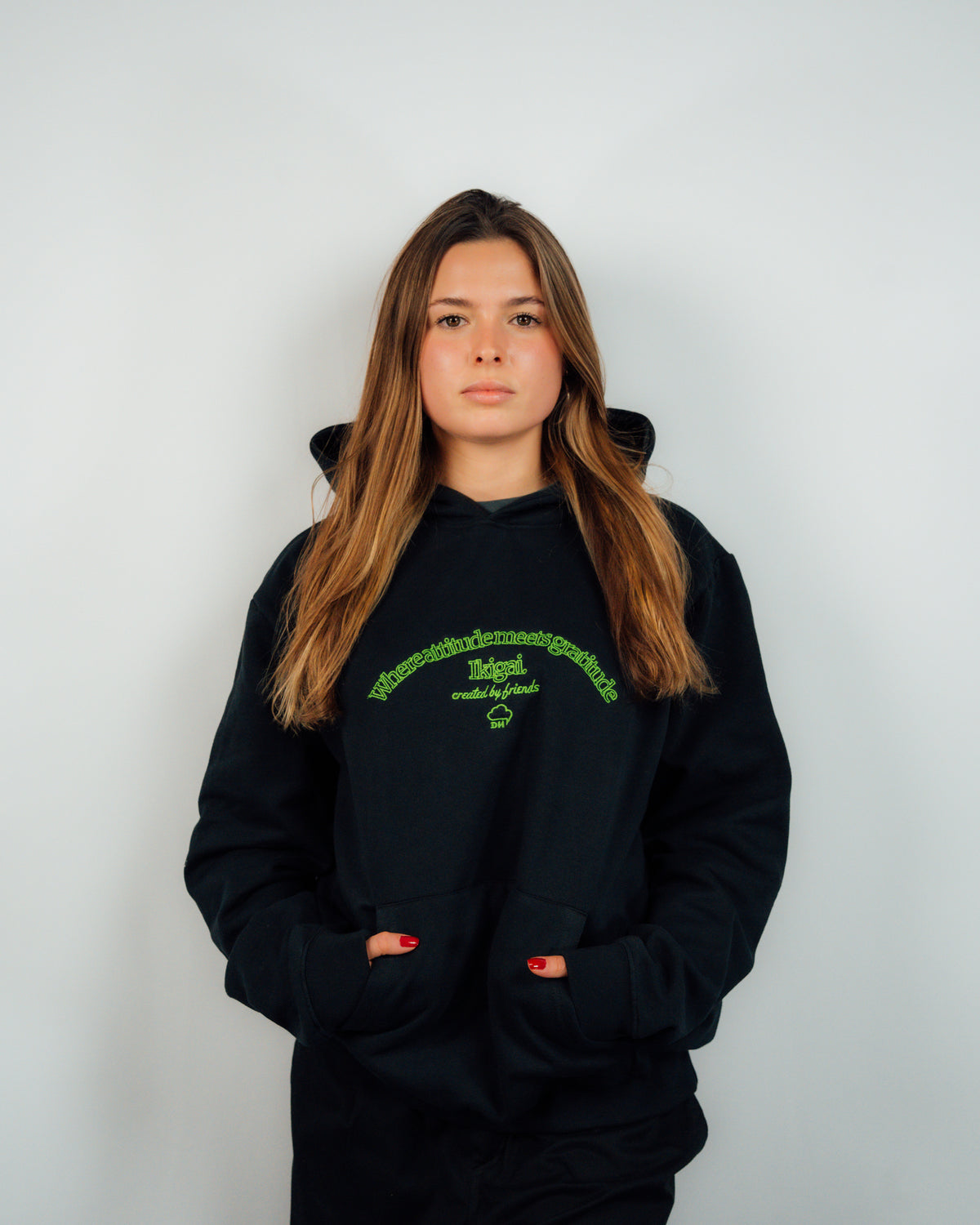 SUDADERA IKIGAI NEGRA