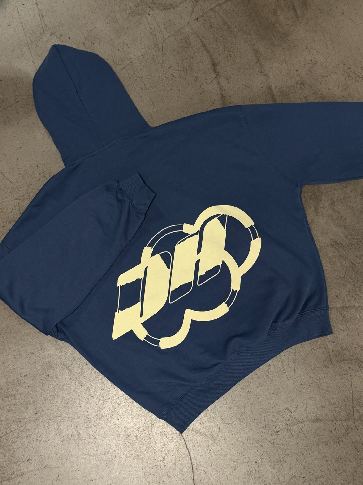 PAG 04 SUDADERA AZUL