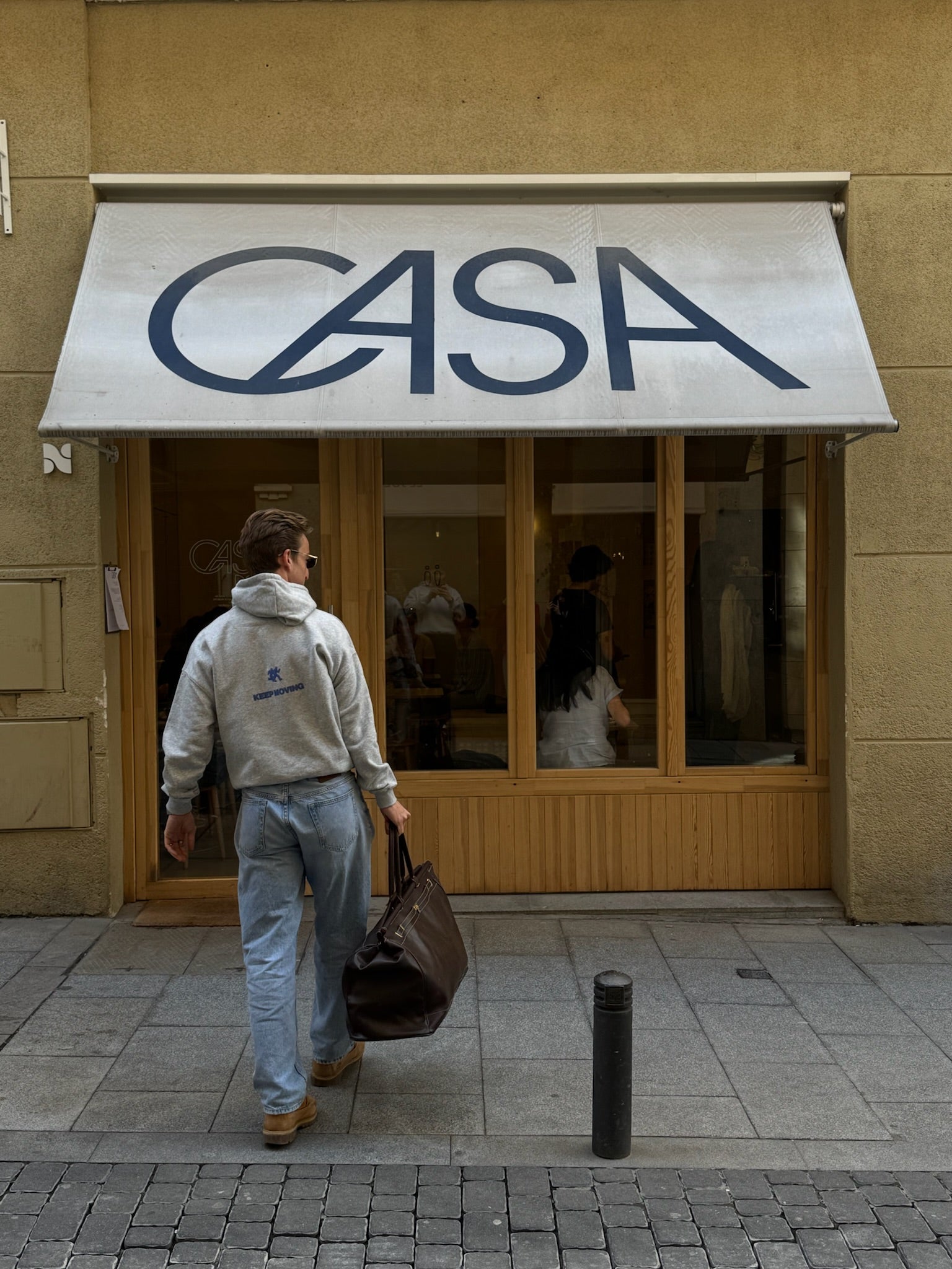 PAG 03 SUDADERA GRIS