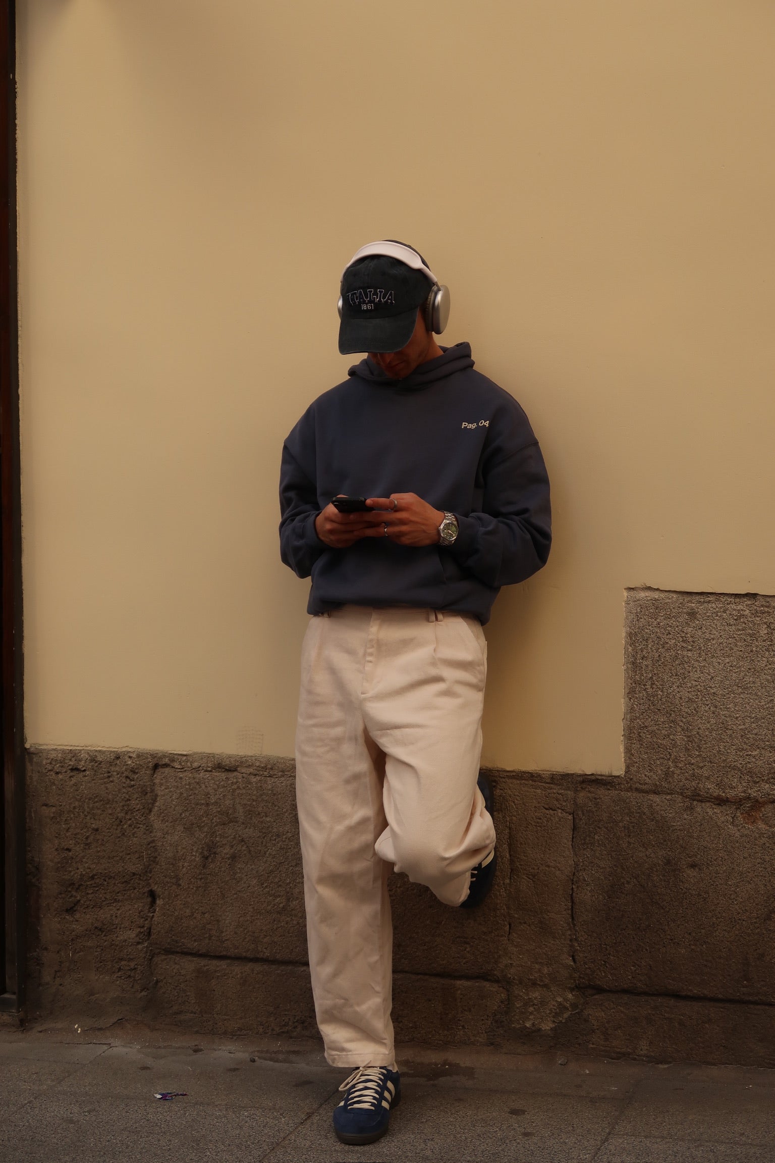 PAG 04 SUDADERA AZUL